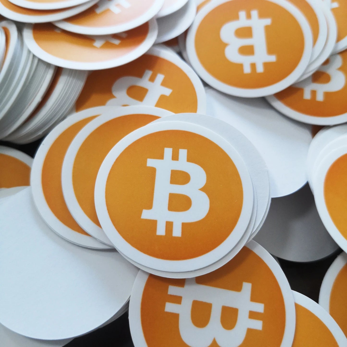 100pcs 3.5cm Diameter BITCOIN LOGO Sticker Self-adhesive White